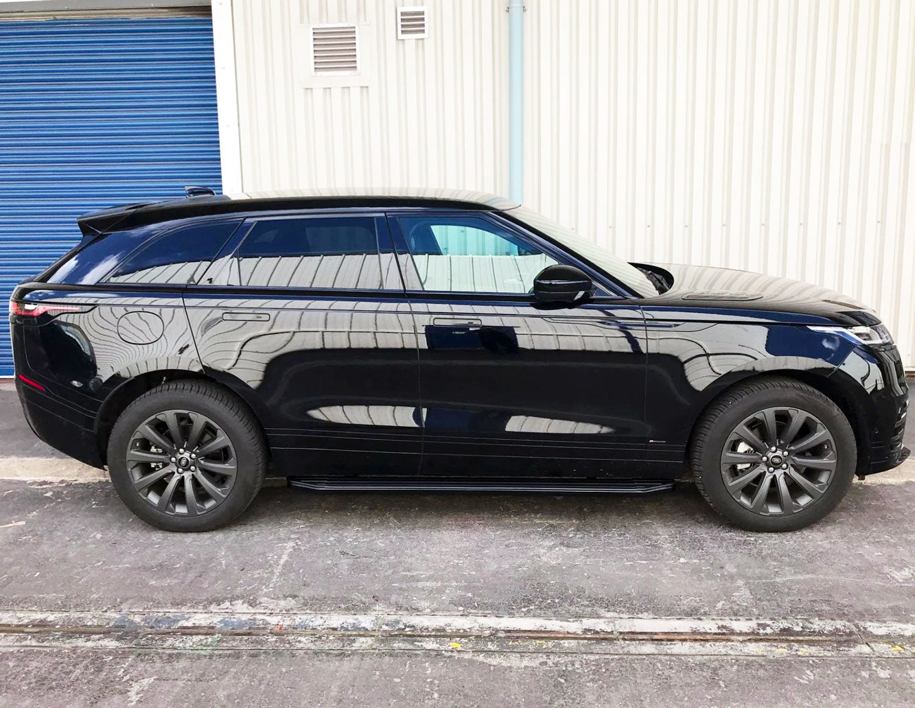 Range Rover Velar ab Bj. 17 Trittbretter "Raptor Schwarz" - Direct 4x4 Autozubehör