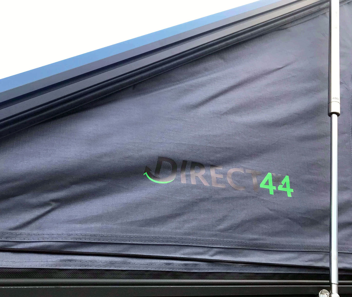 2 Personen Auto Dachzelt "Clamshell" 220cm x 142cm - Direct 4x4 Autozubehör