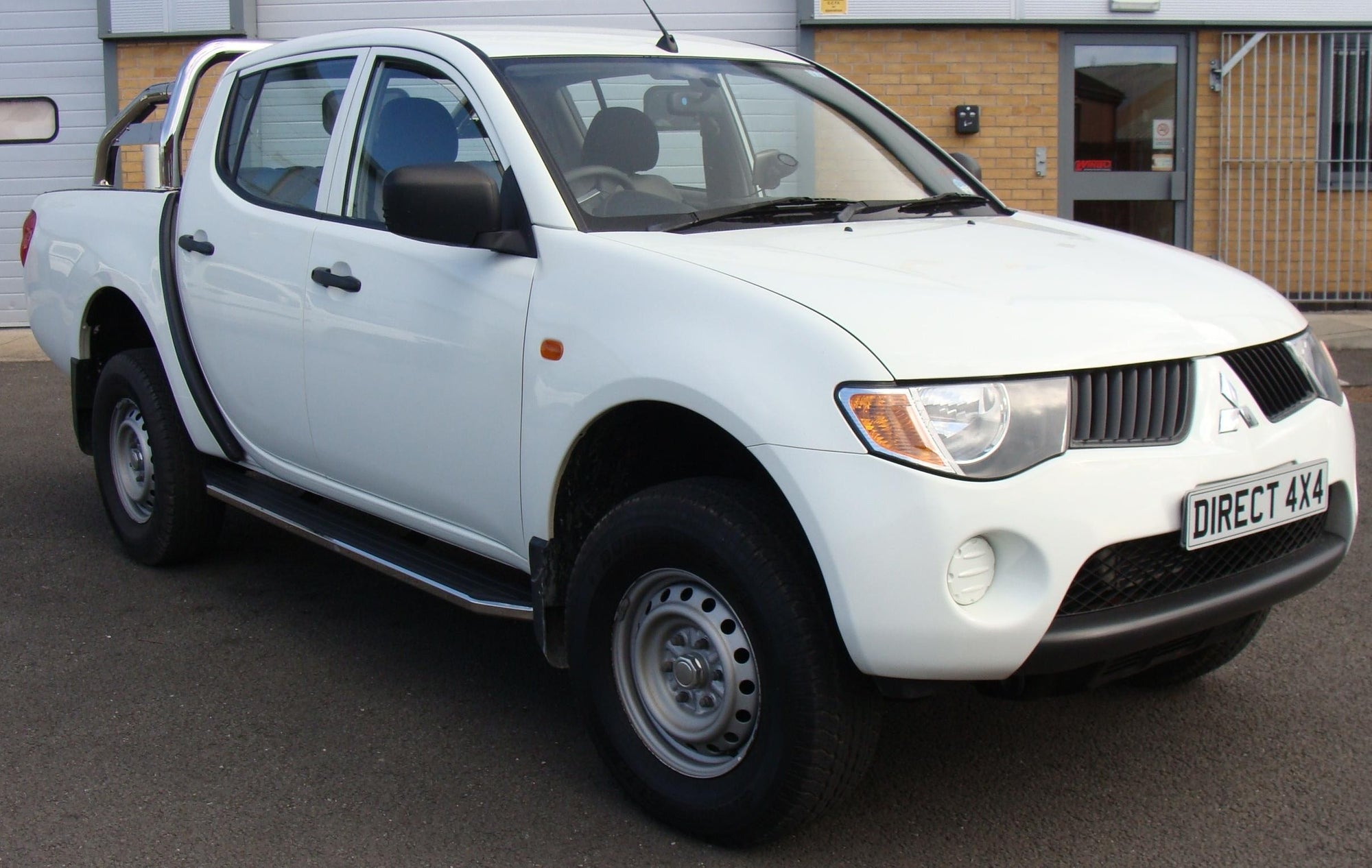 Mitsubishi L200 Bj. 05-15 Trittbretter "Raptor" - Direct 4x4 Autozubehör