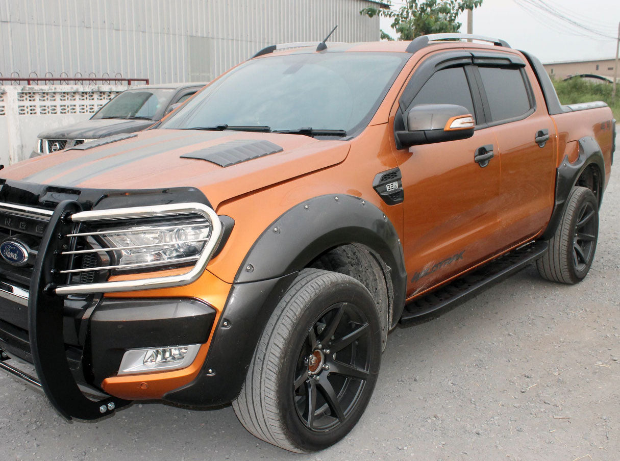 Ford Ranger Double Cab Bj. 12-15 Trittbretter "Shark" - Direct 4x4 Autozubehör