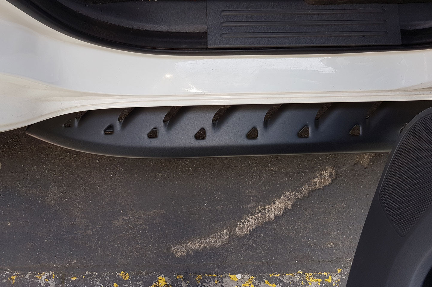 Ford Ranger Double Cab Bj. 12-15 Trittbretter "Shark" - Direct 4x4 Autozubehör