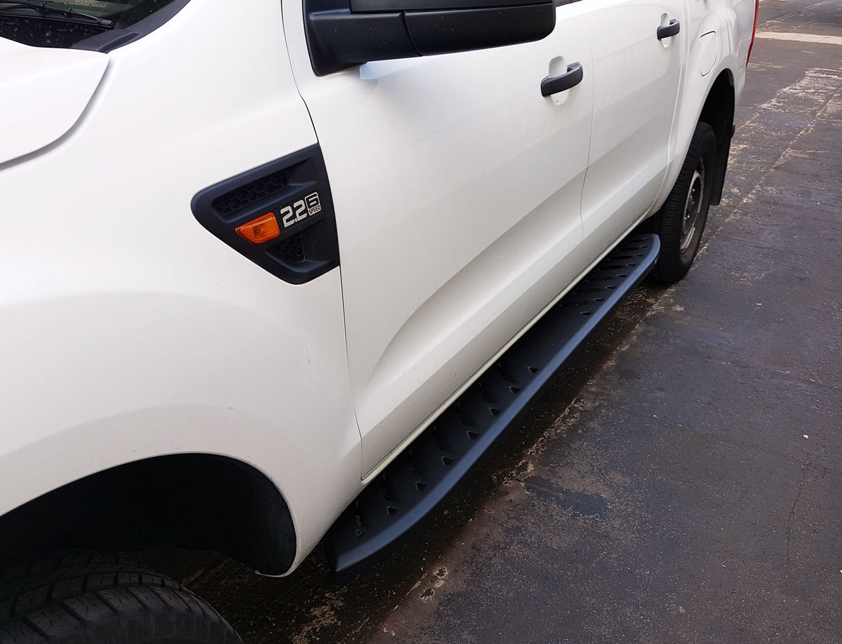 Ford Ranger Bj. 16-21 Trittbretter "Shark" - Direct 4x4 Autozubehör