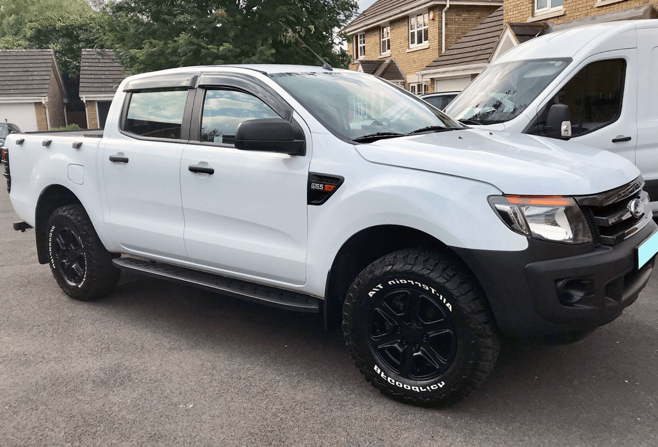 Ford Ranger Double Cab Bj. 12-15 Trittbretter "Shark" - Direct 4x4 Autozubehör
