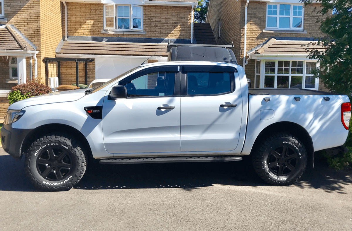 Ford Ranger Double Cab Bj. 12-15 Trittbretter "Shark" - Direct 4x4 Autozubehör