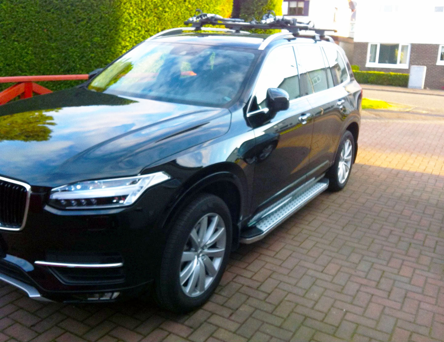 Volvo XC90 ab Bj. 15 Trittbretter "Freedom" - Direct 4x4 Autozubehör