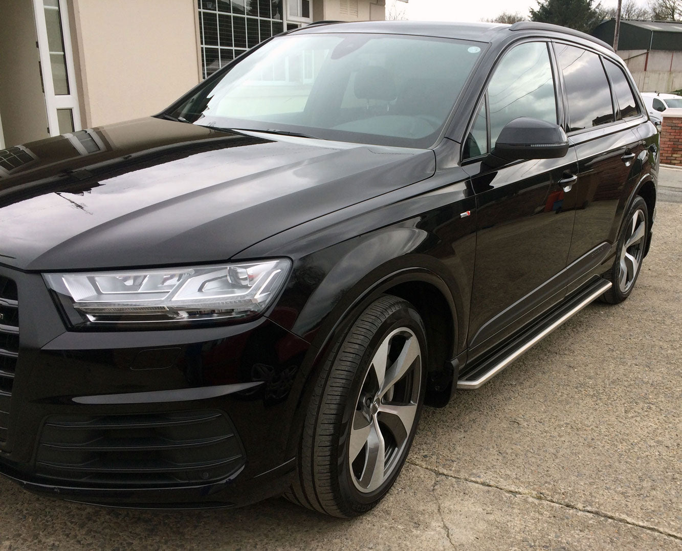 Audi Q7 Bj. 16-19 Trittbretter im Audi original Style - Direct 4x4 Autozubehör