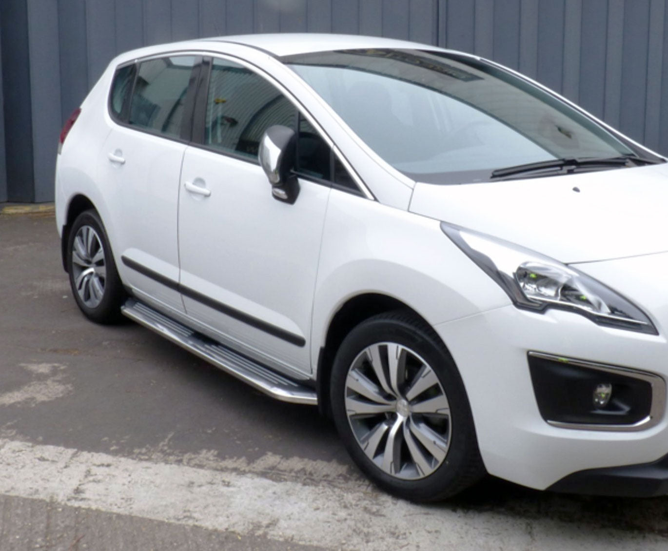 Peugeot 3008 Bj. 09-16 Trittbretter "Premier" - Direct 4x4 Autozubehör