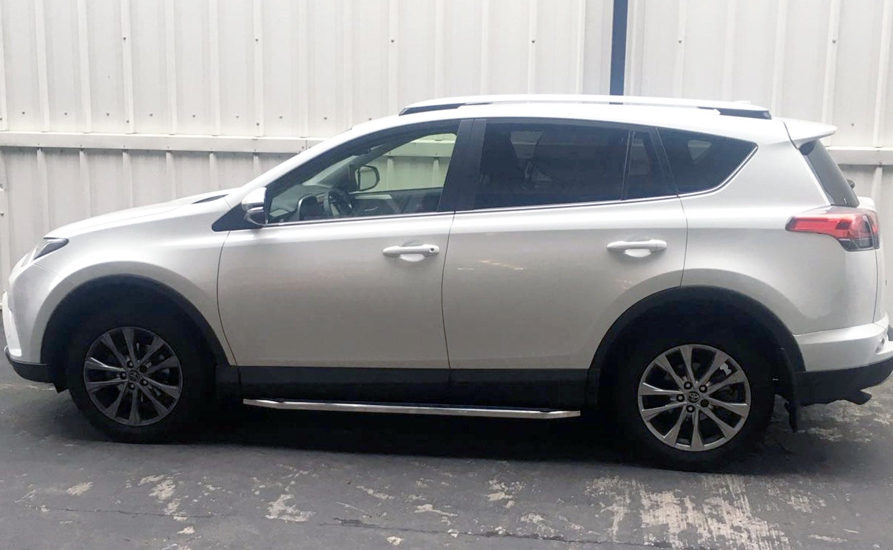 Toyota RAV4 Bj. 16-18 Trittbretter "Raptor" - Direct 4x4 Autozubehör