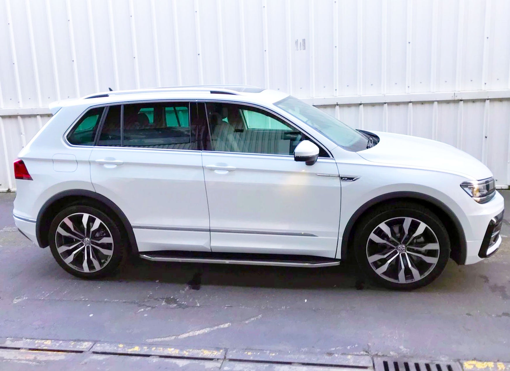 VW Tiguan ab Bj. 16 Trittbretter "Raptor" - Direct 4x4 Autozubehör