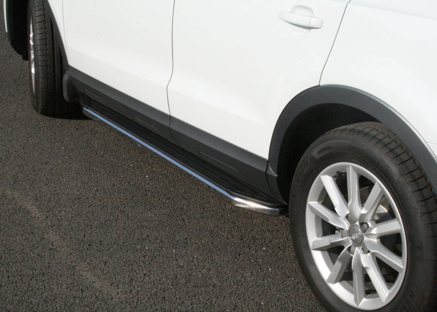 Audi Q3 Bj. 12-18 (8U) Trittbretter "Raptor" - Direct 4x4 Autozubehör