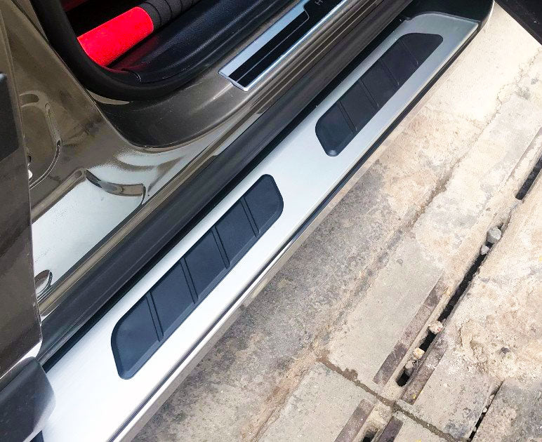 Toyota RAV4 Bj. 16-18 Trittbretter "Suburban" - Direct 4x4 Autozubehör