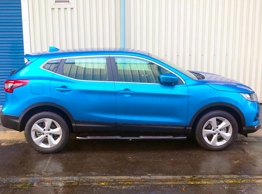 Nissan Qashqai ab Bj. 14 schwarze Schwellerrohre - Direct 4x4 Autozubehör