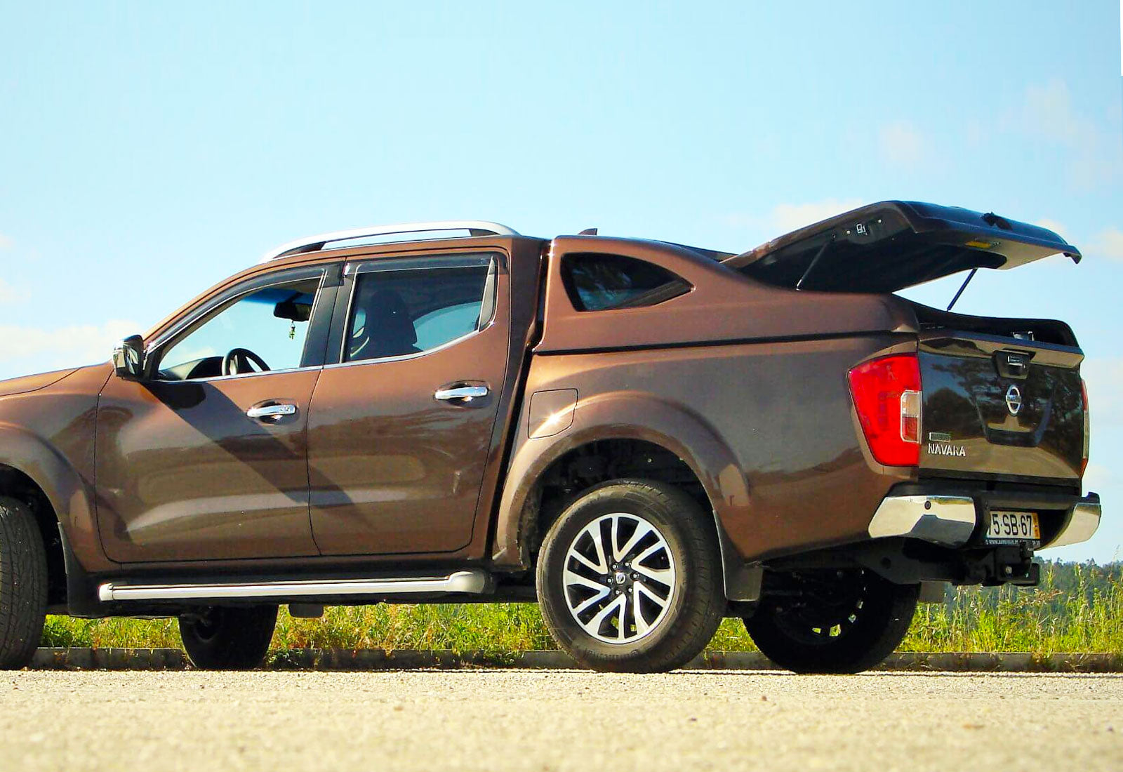 Nissan Navara D40 Double Cab Bj. 06-15 "Full-Box" Pick-Up HardTop Abdeckung - Direct 4x4 Autozubehör