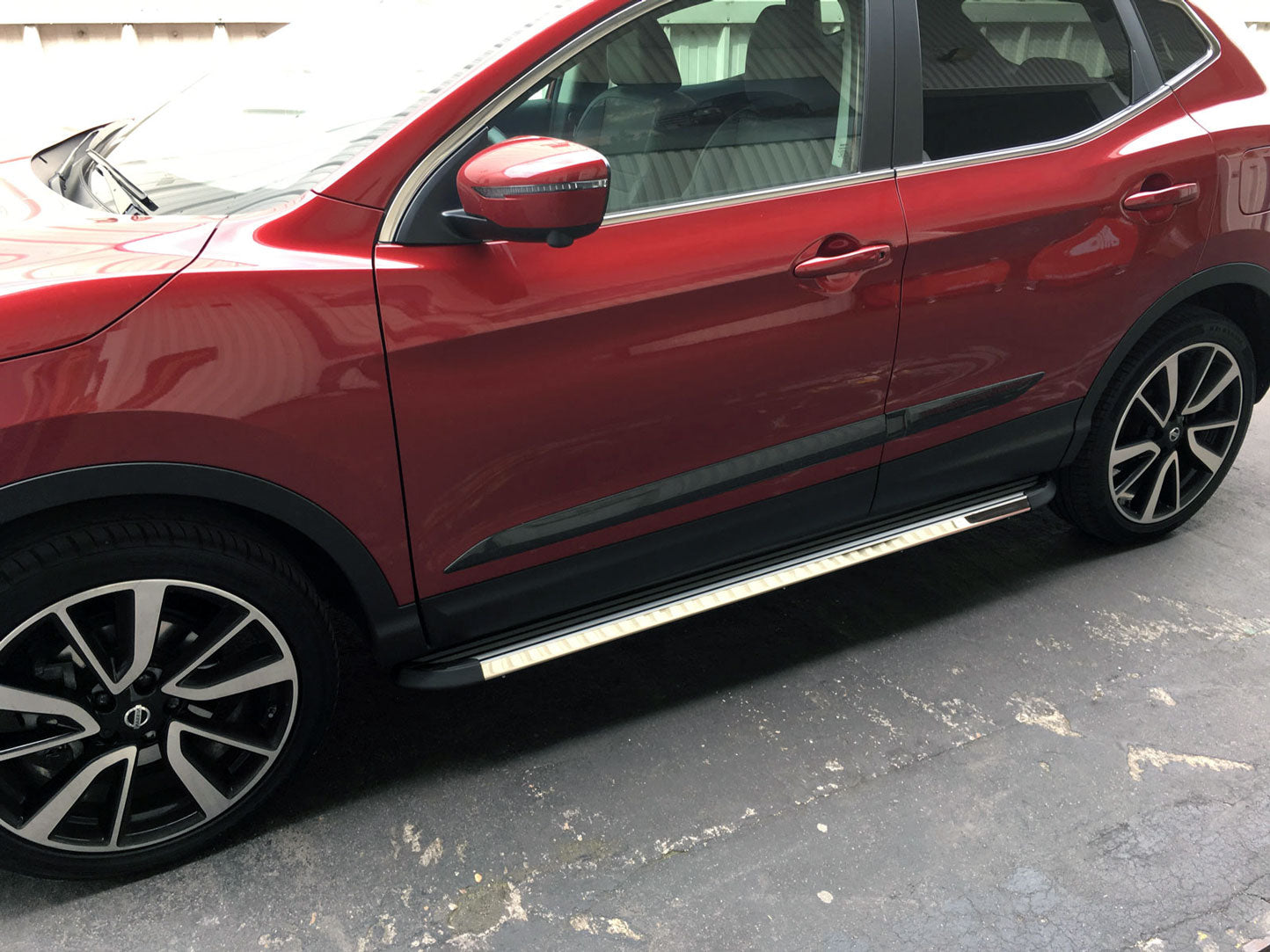 Nissan X-Trail Bj. 14-17 Trittbretter "Stingray" - Direct 4x4 Autozubehör