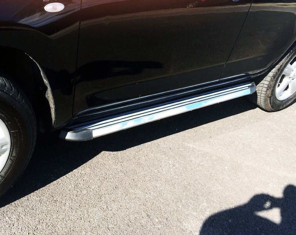 Toyota RAV4 Bj. 06-13 Trittbretter "Stingray" - Direct 4x4 Autozubehör