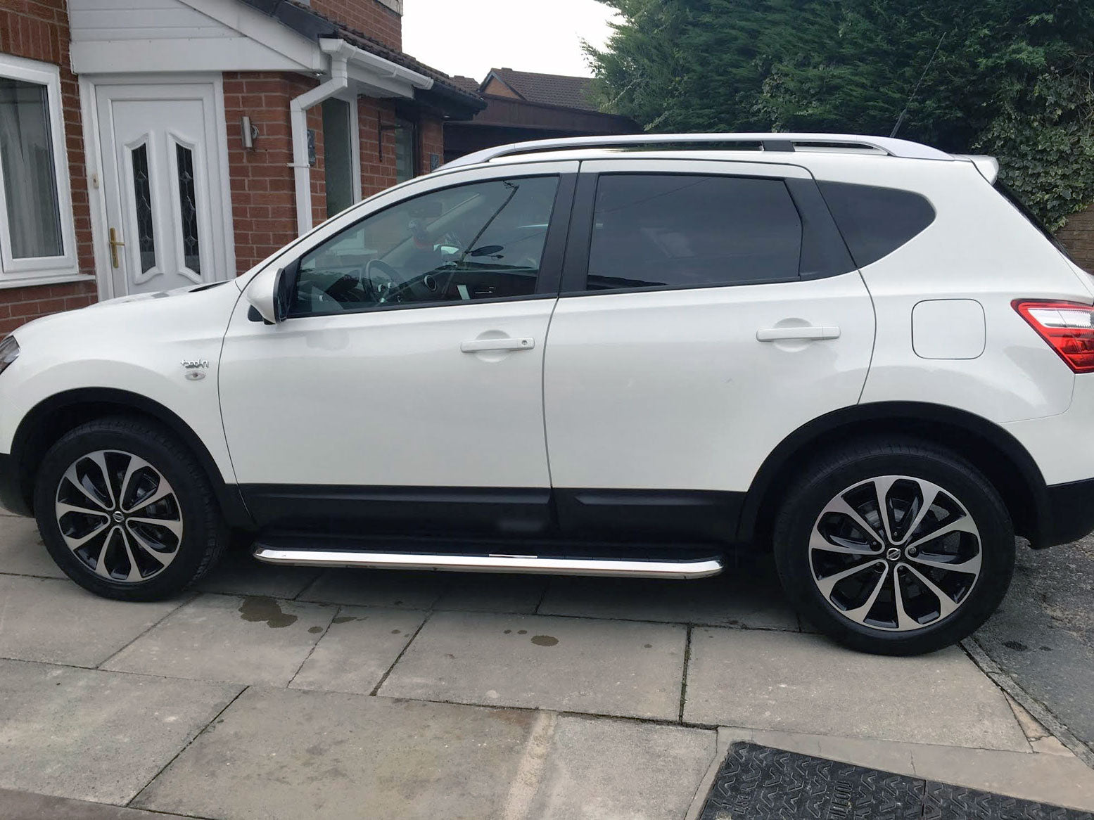 Nissan Qashqai Bj. 07-13 Trittbretter "High Flyer" - Direct 4x4 Autozubehör