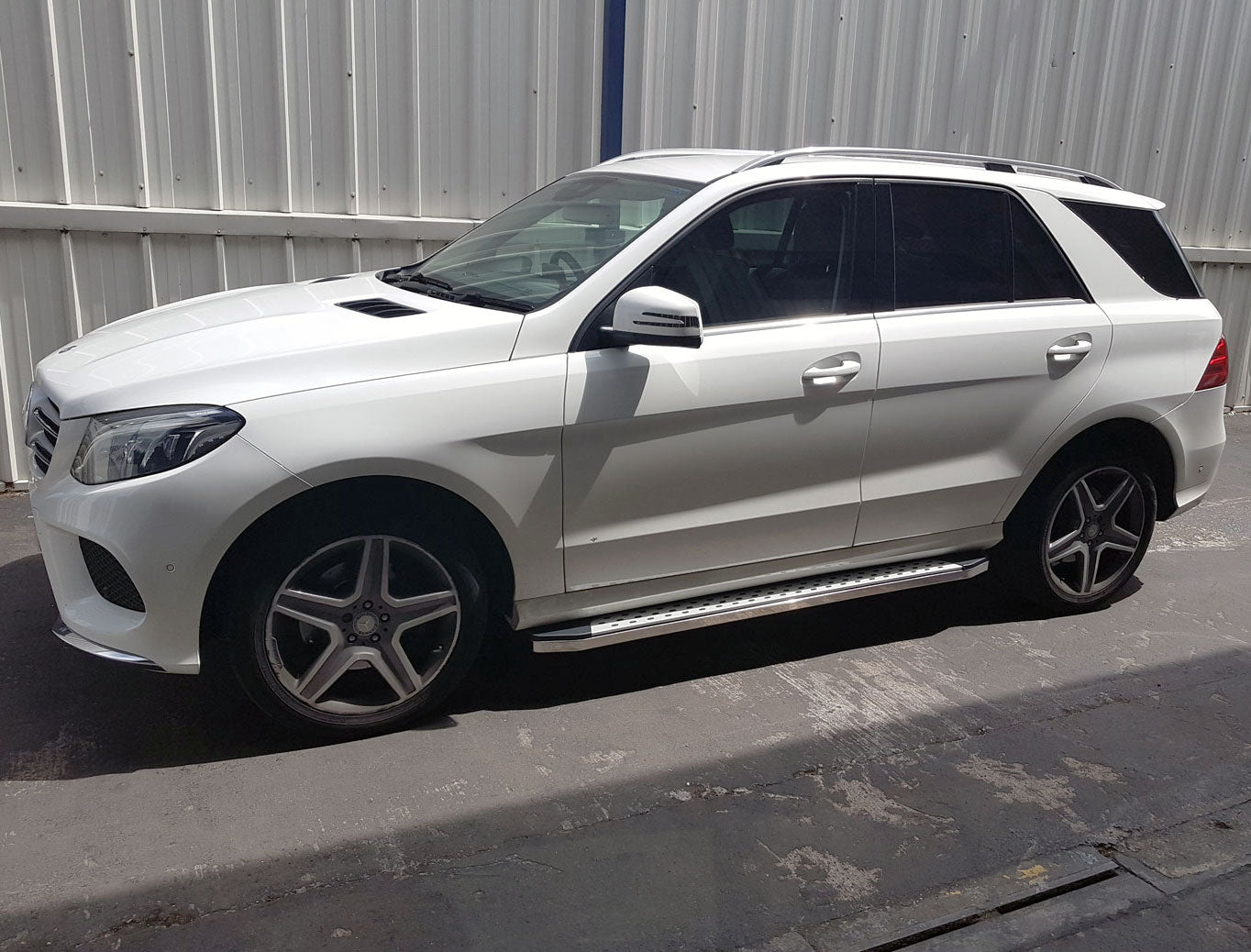 Mercedes GL Bj. 06-12 Trittbretter "Freedom" - Direct 4x4 Autozubehör