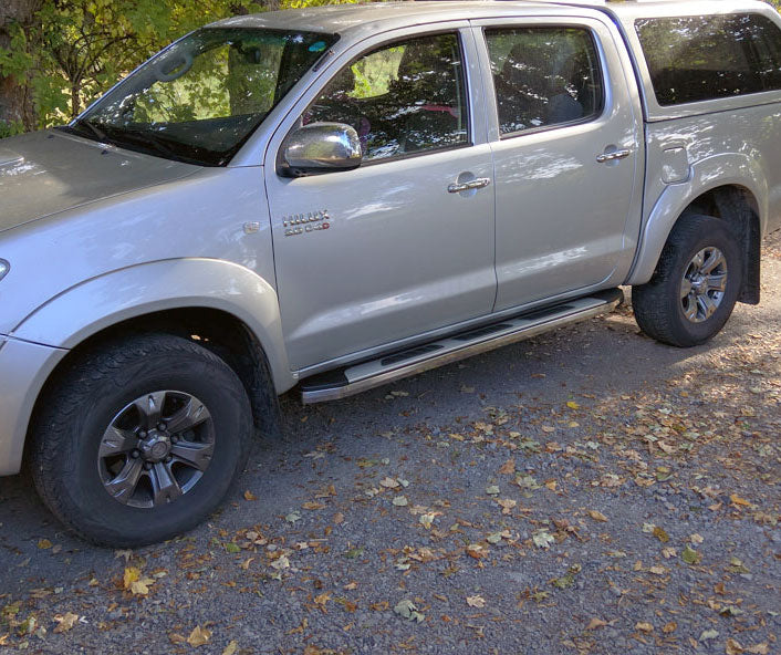 Toyota Hilux Bj. 05-12 Trittbretter "Suburban" - Direct 4x4 Autozubehör
