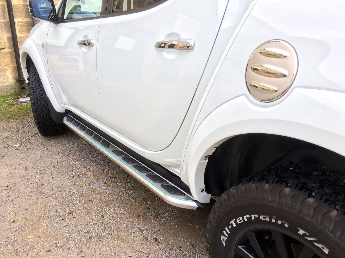 Mitsubishi L200 Bj. 05-15 Trittbretter "Monsoon" - Direct 4x4 Autozubehör