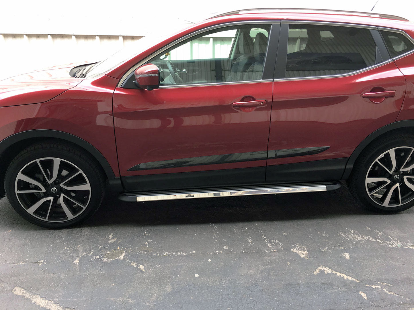 Nissan X-Trail Bj. 14-17 Trittbretter "Stingray" - Direct 4x4 Autozubehör