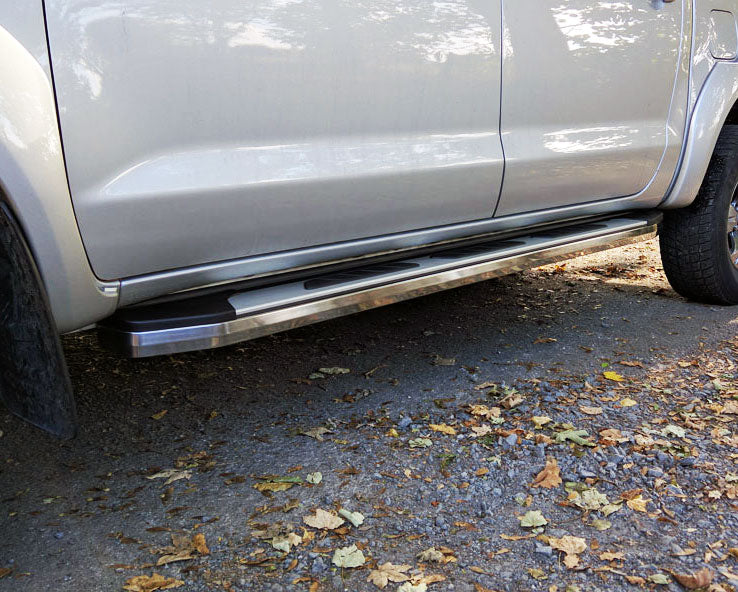 Toyota Hilux Bj. 05-12 Trittbretter "Suburban" - Direct 4x4 Autozubehör