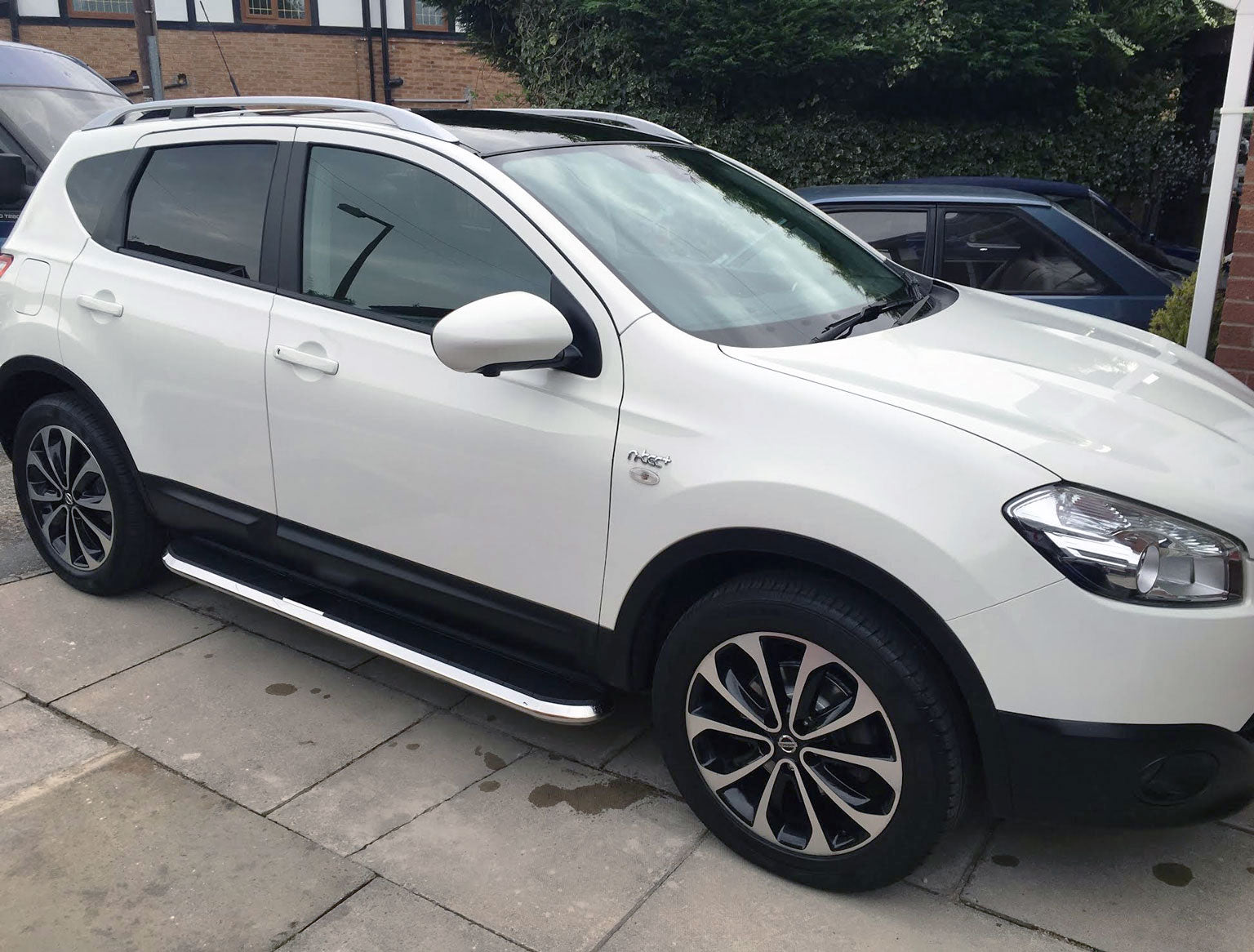 Nissan Qashqai Bj. 07-13 Trittbretter "High Flyer" - Direct 4x4 Autozubehör