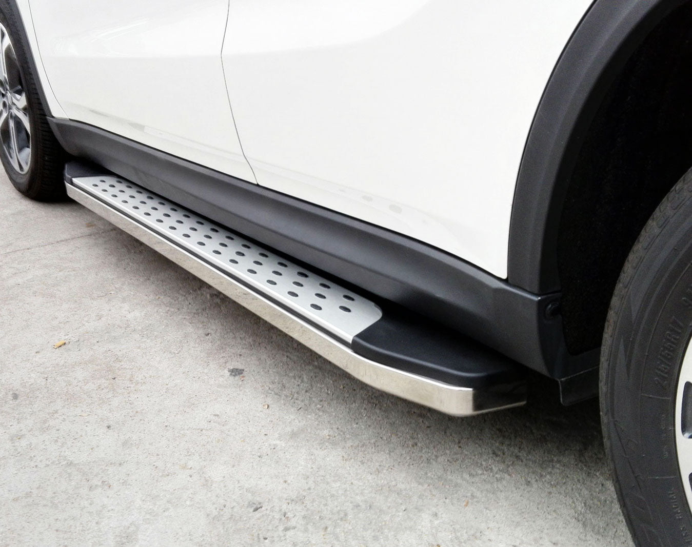 Suzuki Vitara ab Bj. 16 Trittbretter "Freedom" - Direct 4x4 Autozubehör