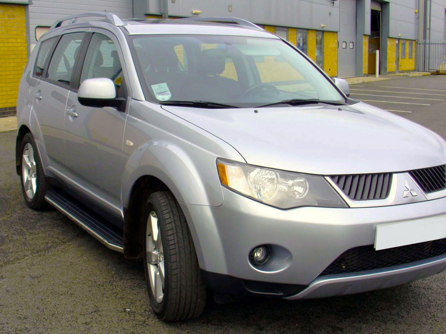 Mitsubishi Outlander Bj. 07-10 Trittbretter "Raptor" - Direct 4x4 Autozubehör