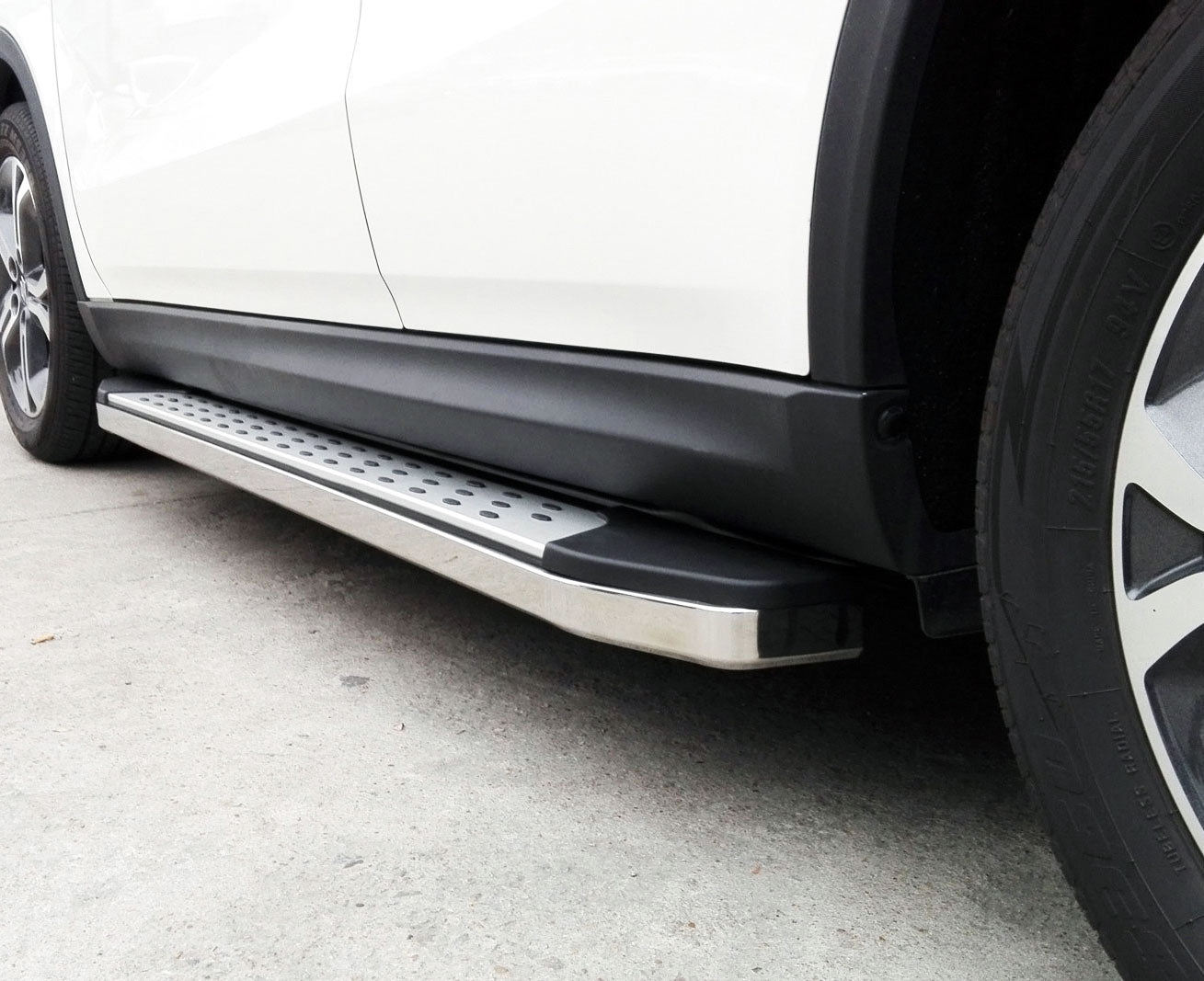 Suzuki Vitara ab Bj. 16 Trittbretter "Freedom" - Direct 4x4 Autozubehör