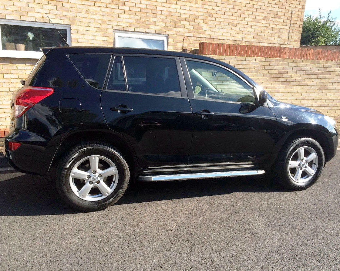 Toyota RAV4 Bj. 06-13 Trittbretter "Stingray" - Direct 4x4 Autozubehör