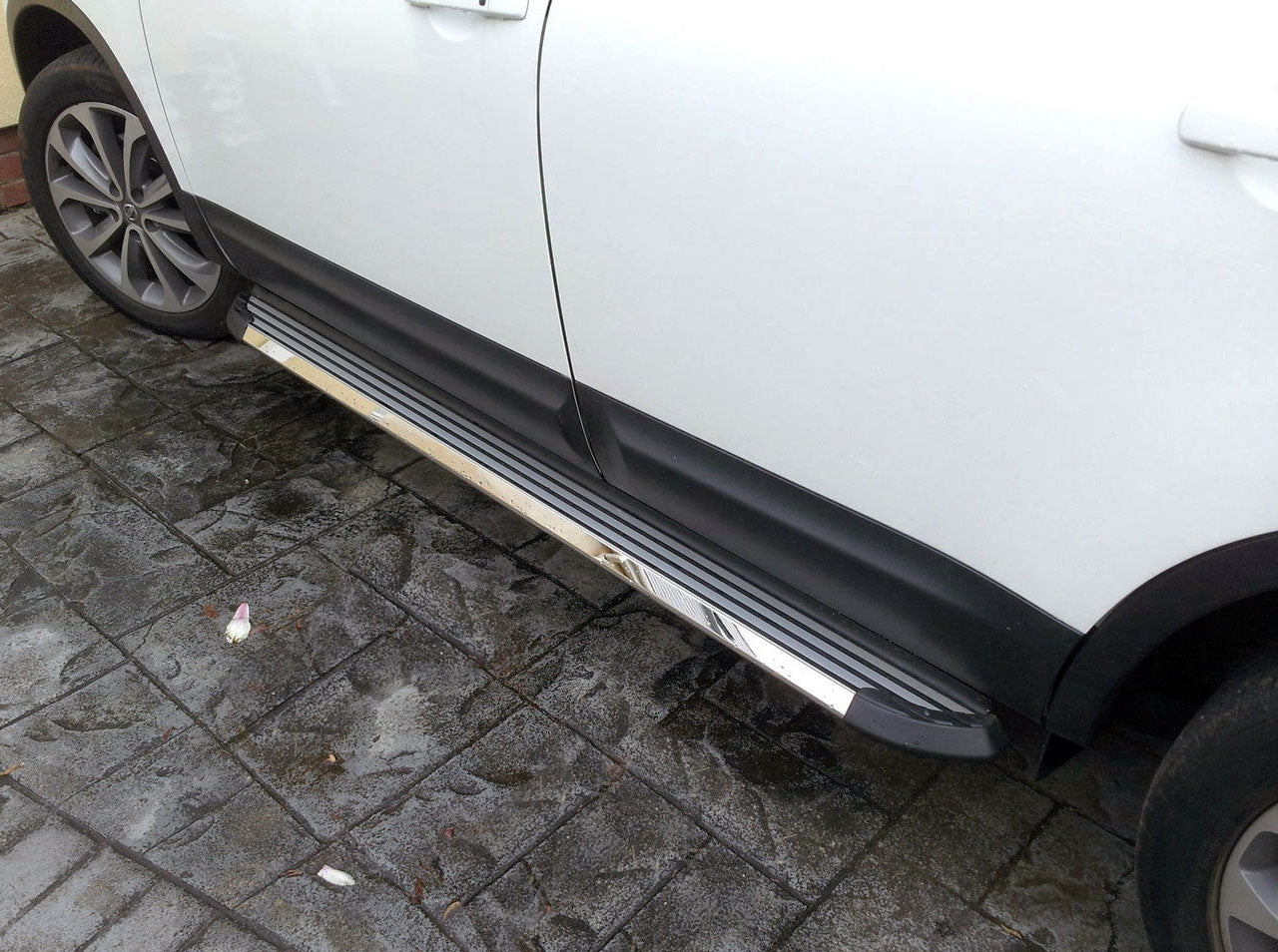 Nissan Qashqai+2 Bj. 07-13 Trittbretter "Stingray" - Direct 4x4 Autozubehör