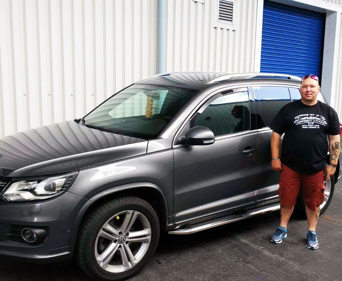 VW Tiguan Bj. 12-15 Trittbretter "Premier" - Direct 4x4 Autozubehör