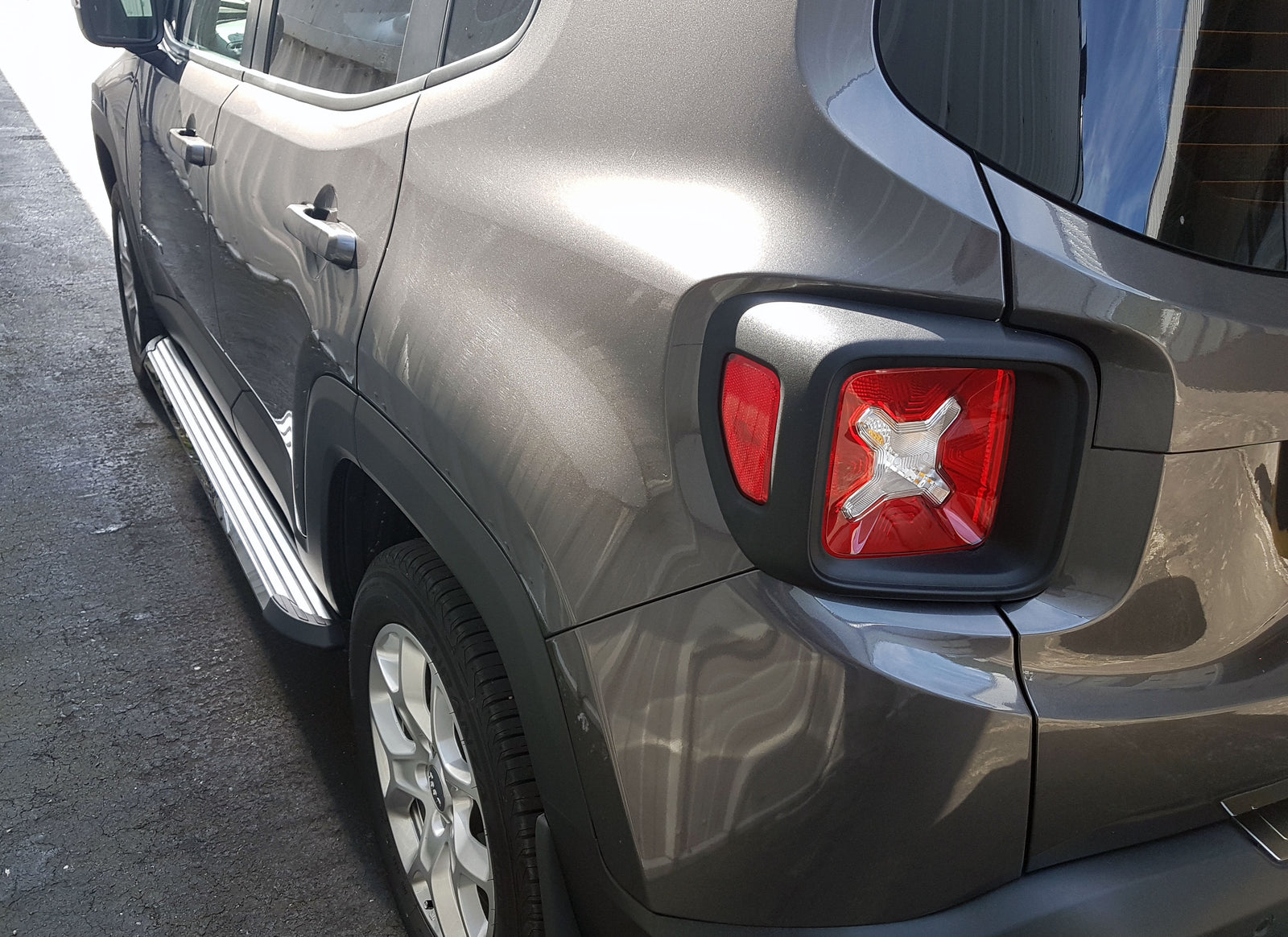 Jeep Renegade ab Bj. 15 Trittbretter "Stingray" - Direct 4x4 Autozubehör