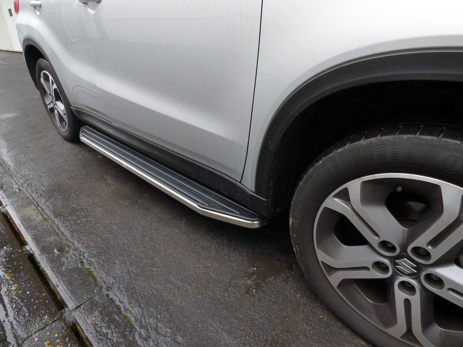 Suzuki Vitara ab Bj. 16 Trittbretter "Raptor" - Direct 4x4 Autozubehör