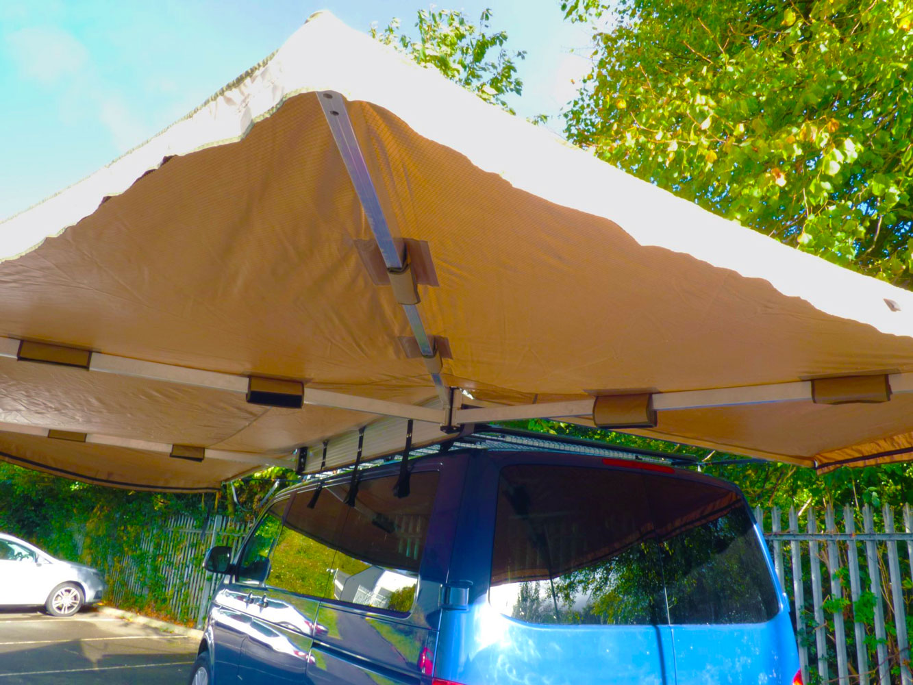 Ausklappbare Markise "Expedition 270" - Direct 4x4 Autozubehör