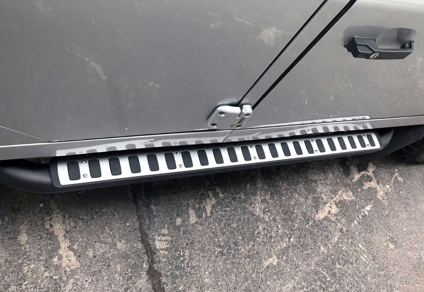 Land Rover Defender 110 Bj. 83-16 schwarze Schwellerrohre - Direct 4x4 Autozubehör