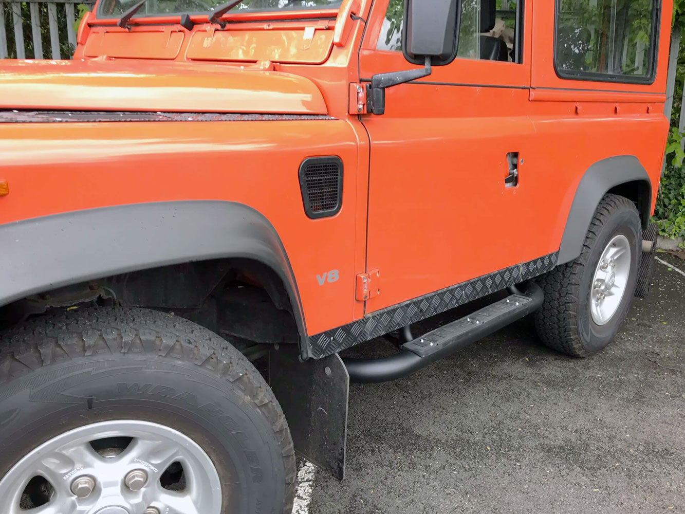 Land Rover Defender 90 Bj. 03-16 schwarze Schwellerrohre - Direct 4x4 Autozubehör