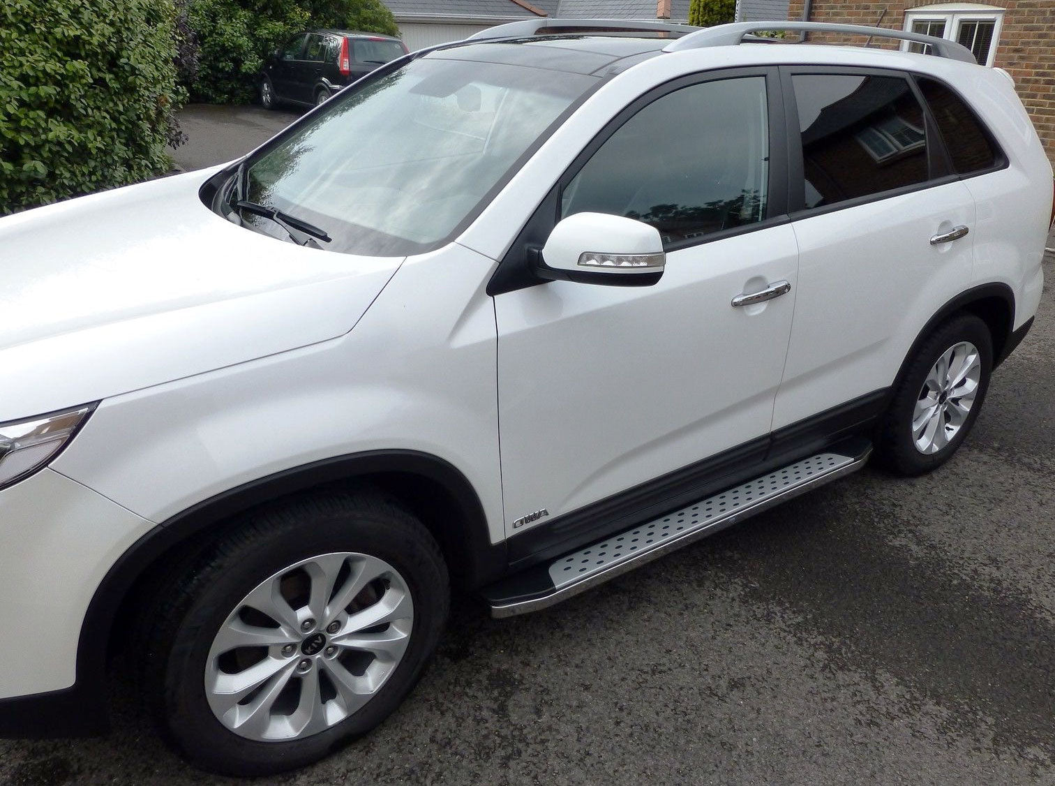 Kia Sorento Bj. 13-15 Trittbretter "Freedom" - Direct 4x4 Autozubehör