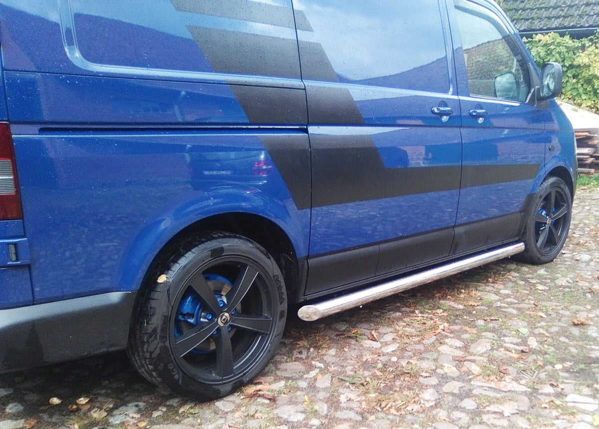 VW T6 ab Bj. 15 Kurzer Radstand Edelstahl Schwellerrohre mit 45° Enden ohne Auftritt - Direct 4x4 Autozubehör