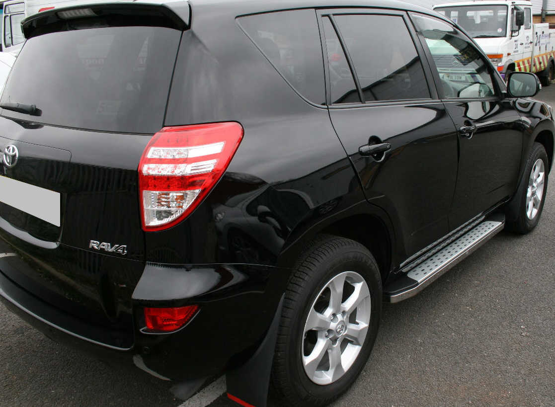 Toyota RAV4 Bj. 06-13 Trittbretter "Freedom" - Direct 4x4 Autozubehör