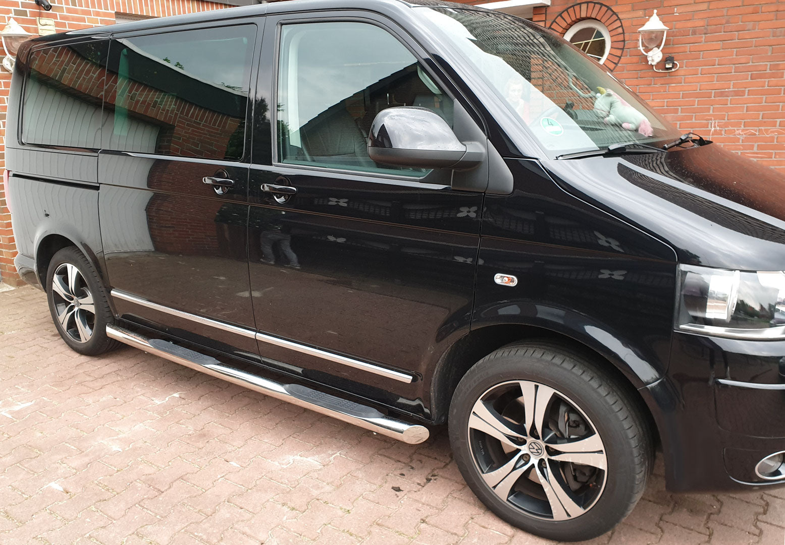 VW T5 Bj. 09-15 Kurzer Radstand Edelstahl Schwellerrohre mit 45° Endkappe - Direct 4x4 Autozubehör