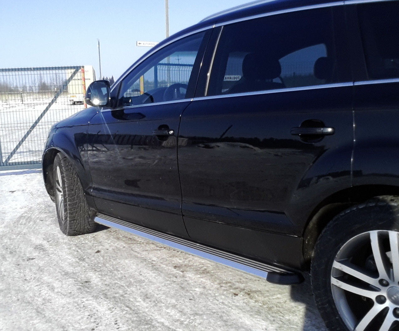 Audi Q7 Bj. 05-15 Trittbretter "Stingray" - Direct 4x4 Autozubehör