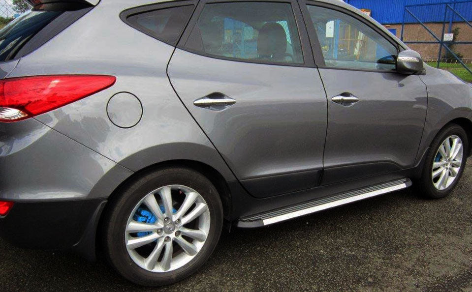 Hyundai ix35 Bj. 10-15 Trittbretter  "Stingray" - Direct 4x4 Autozubehör