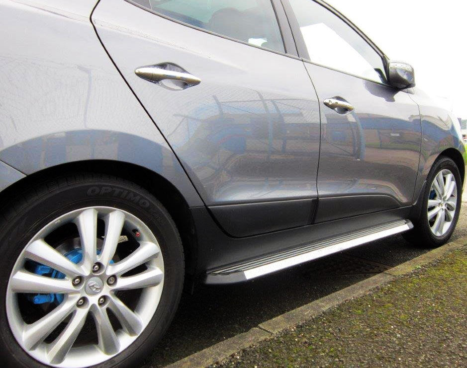 Hyundai ix35 Bj. 10-15 Trittbretter  "Stingray" - Direct 4x4 Autozubehör