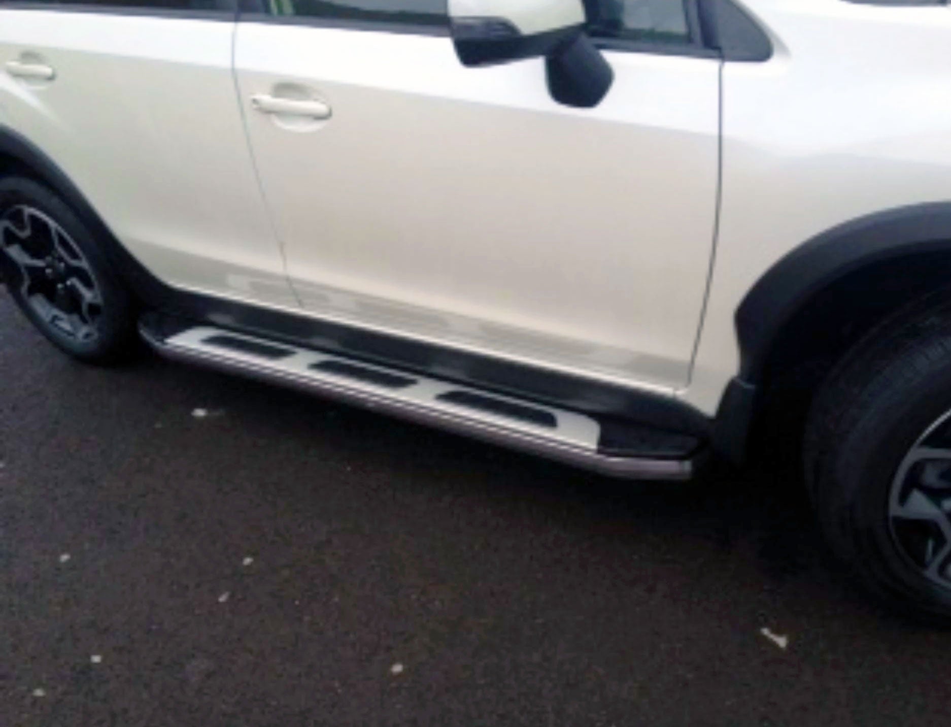 Subaru XV Bj. 11-16 Trittbretter "Suburban" - Direct 4x4 Autozubehör