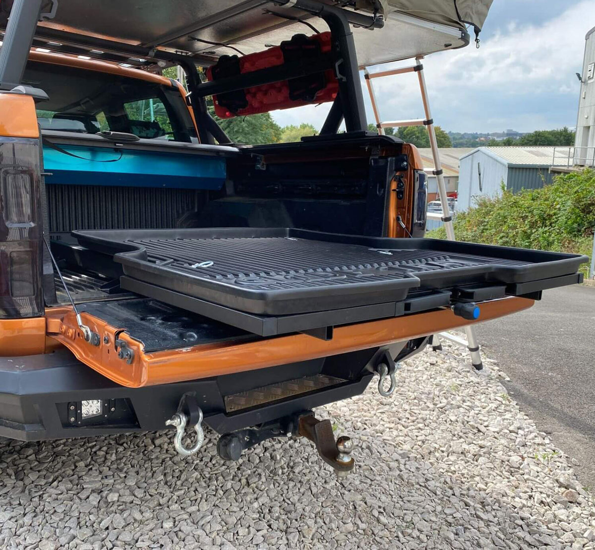 Ausziehbare Ladefläche für Pick-Ups / SUVs und Transporter - Direct 4x4 Autozubehör
