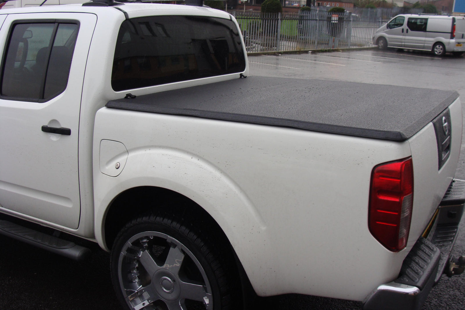 Mitsubishi L200 Double Cab Bj. 05-10 Pick-Up Ladeflächenabdeckung Softtop - Direct 4x4 Autozubehör