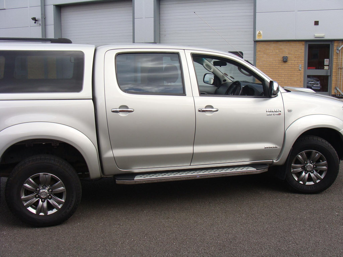 Toyota Hilux Bj. 12-16 Double Cab Aluminium Trittbretter "Freedom" - Direct 4x4 Autozubehör