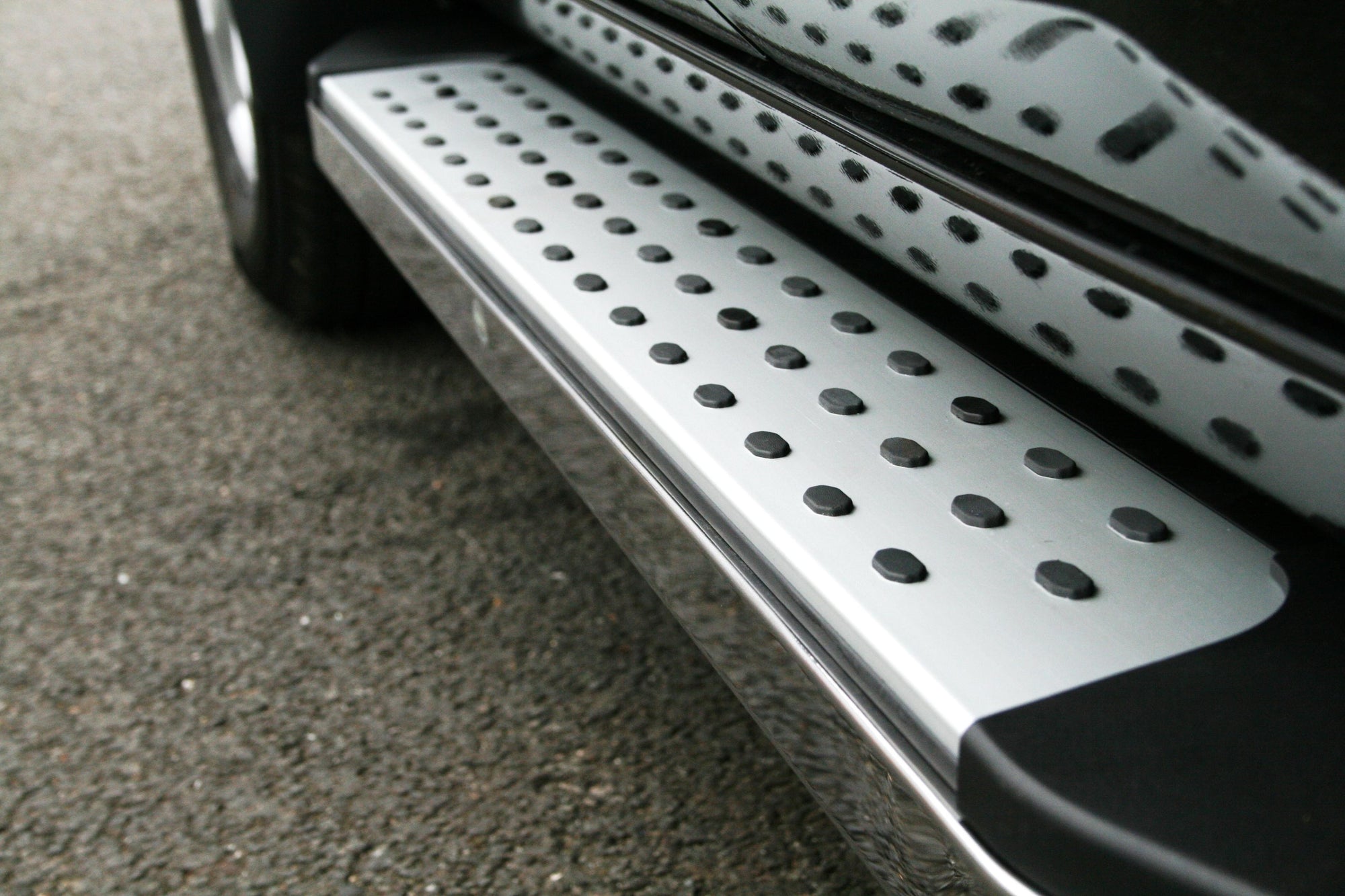 Toyota RAV4 Bj. 06-13 Trittbretter "Freedom" - Direct 4x4 Autozubehör