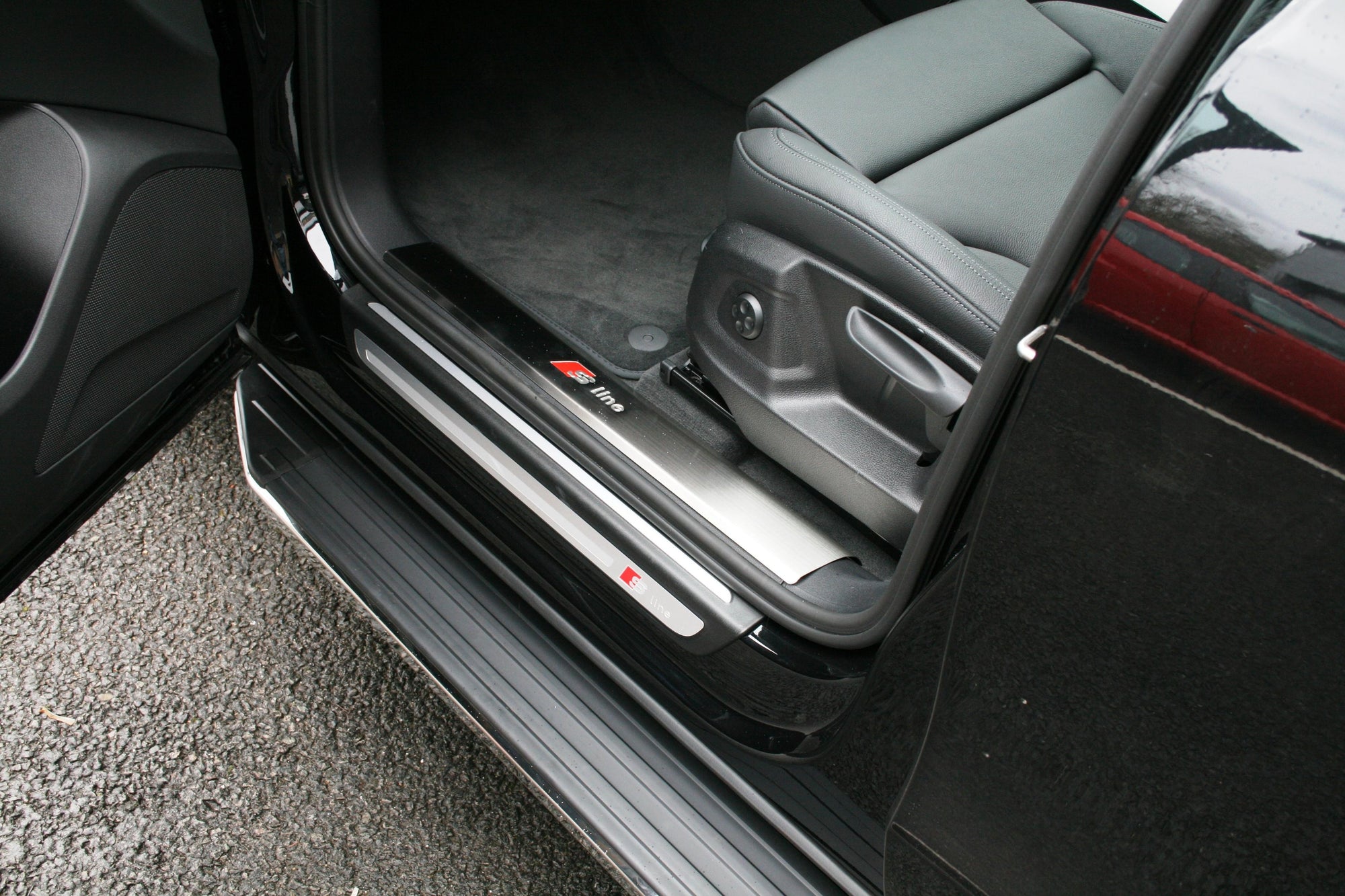 Audi Q5 Bj. 08-16 Trittbretter "Raptor" - Direct 4x4 Autozubehör